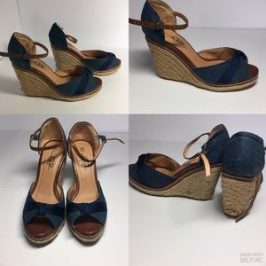 Blue  Platform Sandals Fabric Material Top, Size 7